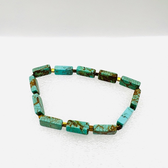 Turquoise with gold tone spacer beads stretch cord bracelet - Picture 1 of 8